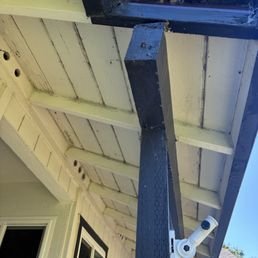 Roof cleaning service